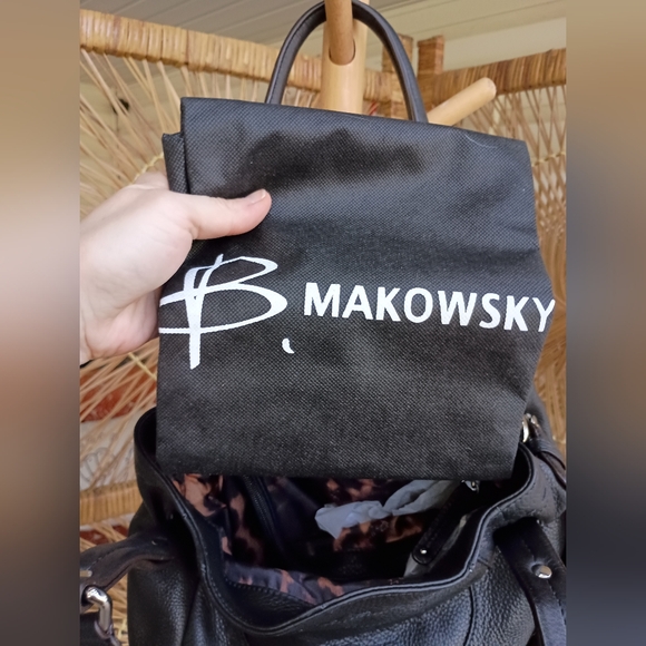 NWOT Elegant Black Leather Handbag With Dust Bag - Picture 8 of 9